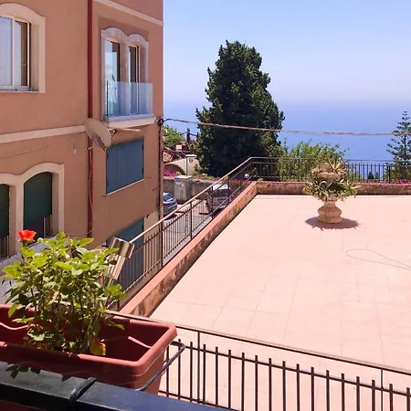 Antonella Panzió Taormina