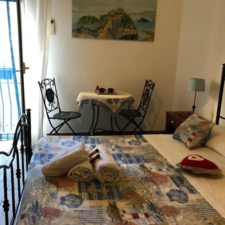 住宿加早餐酒店 Antonella 陶尔米纳