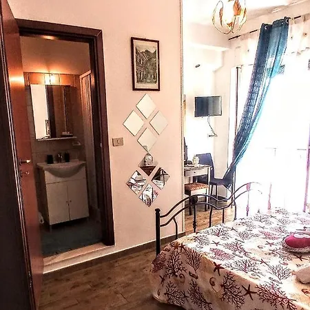 Antonella 住宿加早餐酒店 陶尔米纳